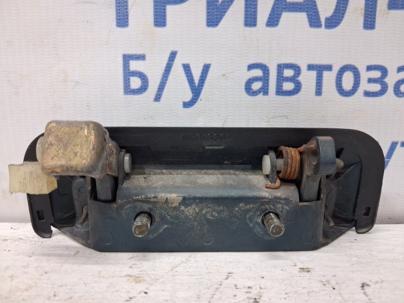 Ручка двери внешняя передняя левая Mitsubishi Pajero Sport K9 2.5 Diesel 4D56 Ручка двери внешняя передняя левая Mitsubishi Pajero Sport K9 2.5 Diesel 4D56