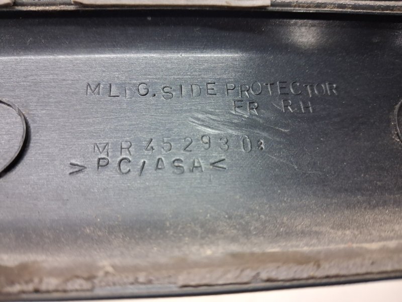 Накладка двери передняя правая Pajero Sport 1996-2008 K9 2.5 Diesel 4D56 Накладка двери передняя правая Pajero Sport 1996-2008 K9 2.5 Diesel 4D56