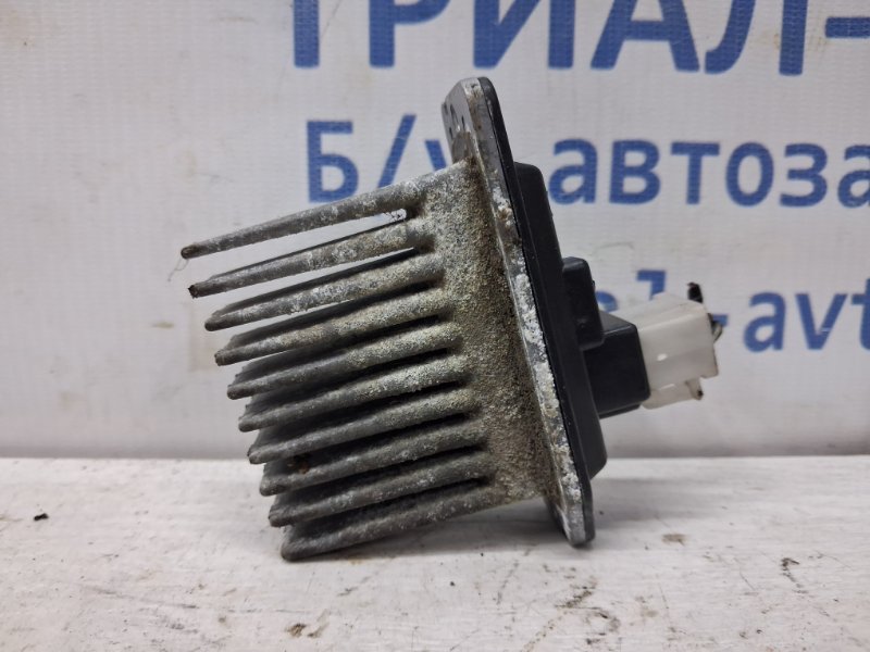 Запчасть резистор печки Mitsubishi Pajero Sport 1996-2008 K9 2.5 Diesel 4D56 MR315051 Б/У Резистор печки Mitsubishi Pajero Sport 1996-2008 K9 2.5 Diesel 4D56 MR315051 Б/У
