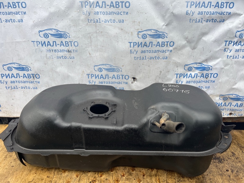 Запчасть бак топливный металлический Mitsubishi L200 2006-2015 KB 2.5 Diesel 4D56 MN120096 Б/У Бак топливный металлический Mitsubishi L200 2006-2015 KB 2.5 Diesel 4D56 MN120096 Б/У