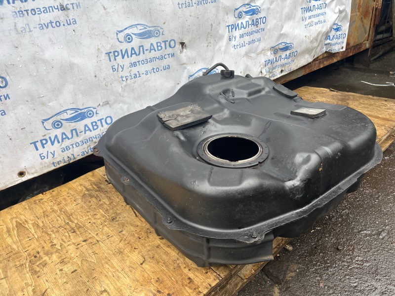 Бак топливный металлический Hyundai I30 FD 1.6 diesel D4FB Бак топливный металлический Hyundai I30 FD 1.6 diesel D4FB