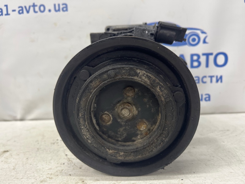 Компрессор кондиционера I30 2007-2012 FD 1.6 diesel D4FB Компрессор кондиционера I30 2007-2012 FD 1.6 diesel D4FB