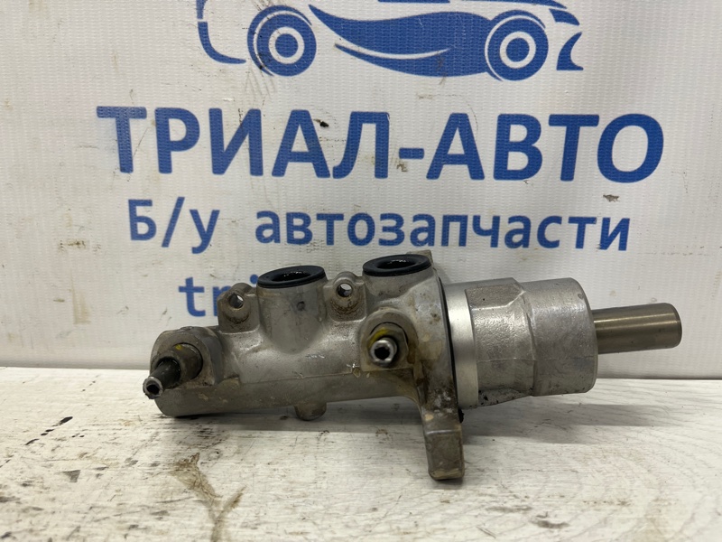 Запчасть тормозной цилиндр главный Chevrolet Captiva 2006-2018 C100 2.0 Дизель Z20S 93743543 Б/У Тормозной цилиндр главный Chevrolet Captiva 2006-2018 C100 2.0 Дизель Z20S 93743543 Б/У