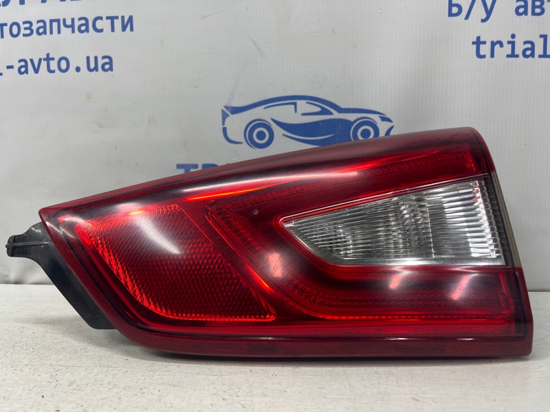 Фонарь задний внутренний правый Nissan Qashqai 2013-2022 J11 1.6 diesel R9M 265504EA5C Б/У