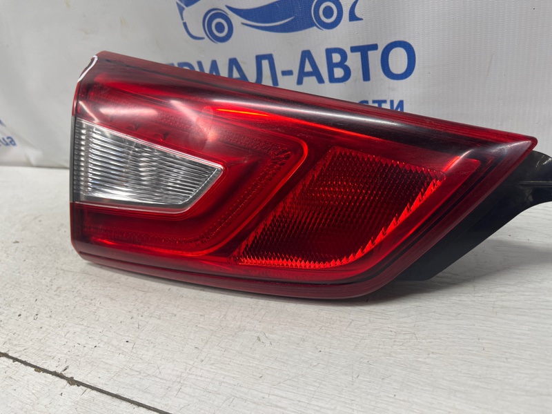 Фонарь задний внутренний левый Nissan Qashqai J11 1.6 diesel R9M Фонарь задний внутренний левый Nissan Qashqai J11 1.6 diesel R9M