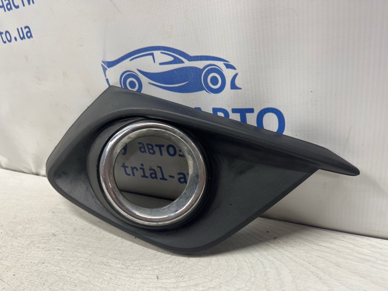 Решетка противотуманки правая Mazda 3 BM 2.2 diesel