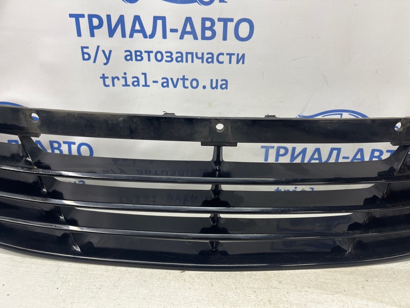 Решетка бампера центральная Hyundai IX35 LM 1.7 diesel D4FD Решетка бампера центральная Hyundai IX35 LM 1.7 diesel D4FD