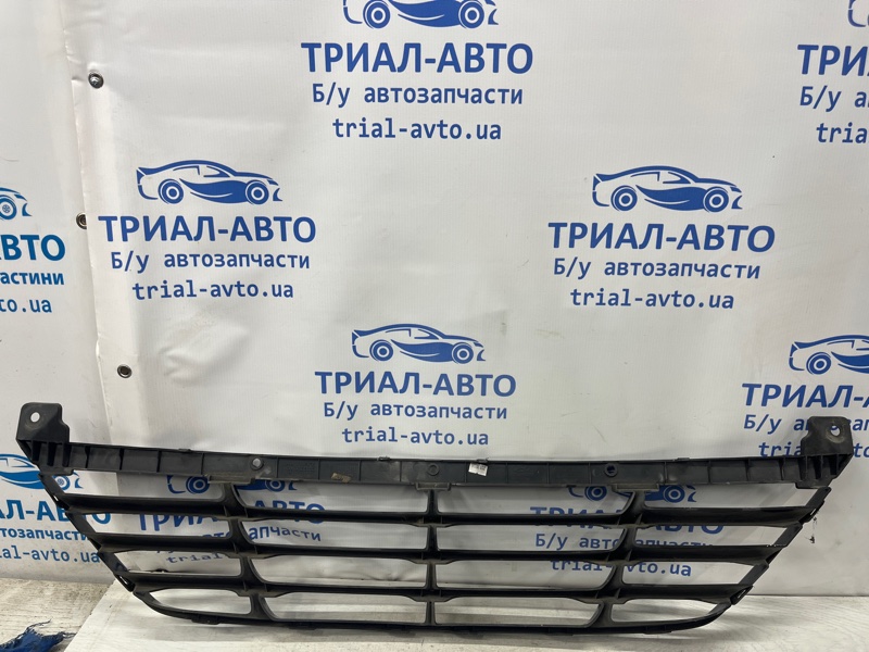 Решетка бампера центральная IX35 2009-2015 LM 1.7 diesel D4FD Решетка бампера центральная IX35 2009-2015 LM 1.7 diesel D4FD