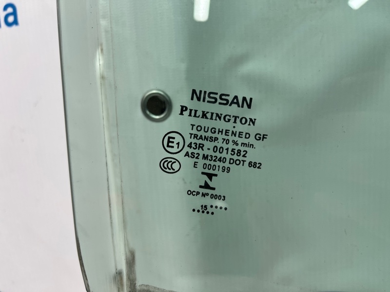 Стекло двери переднее правое Nissan Qashqai J11 1.6 diesel R9M Стекло двери переднее правое Nissan Qashqai J11 1.6 diesel R9M