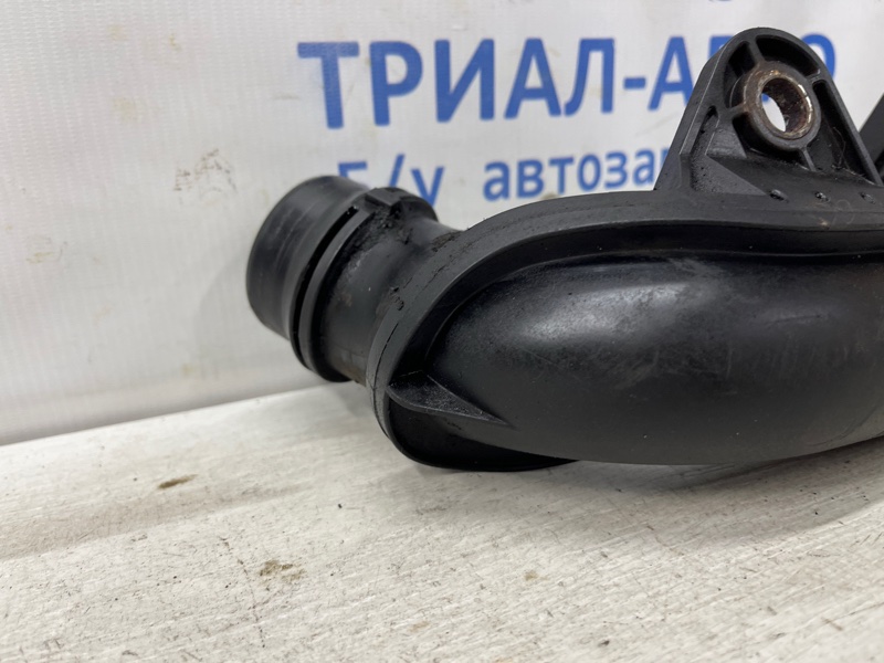 Патрубок интеркулера Mazda 3 BM 2.2 diesel Патрубок интеркулера Mazda 3 BM 2.2 diesel