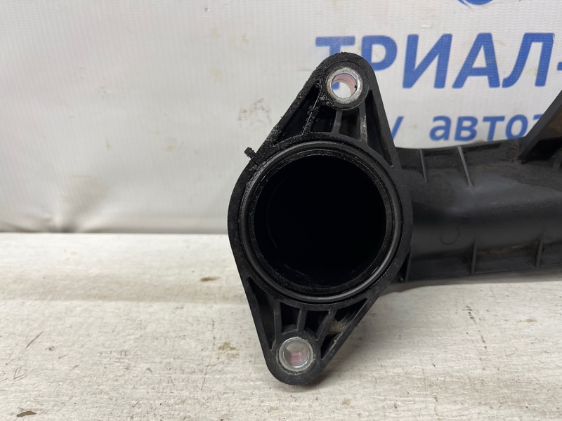 Патрубок интеркулера 3 2013-2019 BM 2.2 diesel Патрубок интеркулера 3 2013-2019 BM 2.2 diesel