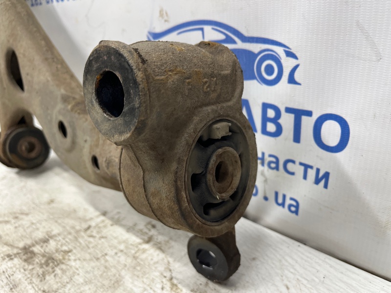Рычаг правый 3 2013-2019 BM 2.2 diesel Рычаг правый 3 2013-2019 BM 2.2 diesel