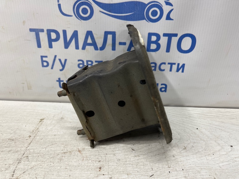 Кронштейн усилителя заднего бампера левый Qashqai 2013-2022 J11 1.6 diesel R9M Кронштейн усилителя заднего бампера левый Qashqai 2013-2022 J11 1.6 diesel R9M