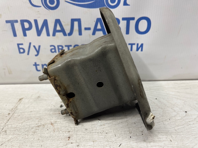 Кронштейн усилителя заднего бампера правый Qashqai 2013-2022 J11 1.6 diesel R9M Кронштейн усилителя заднего бампера правый Qashqai 2013-2022 J11 1.6 diesel R9M