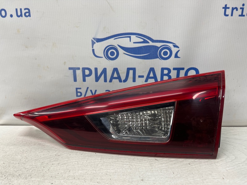 Запчасть фонарь задний внутренний правый Mazda 3 2013-2019 BM 2.2 diesel B45A513F0 Б/У Фонарь задний внутренний правый Mazda 3 2013-2019 BM 2.2 diesel B45A513F0 Б/У