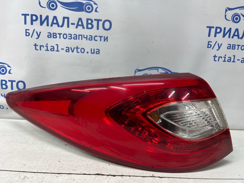 Фонарь задний внешний левый Hyundai IX35 2009-2015 LM 1.7 diesel D4FD 924012Y500 Б/У