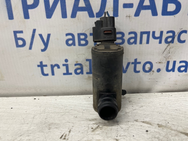Насос омывателя стекла IX35 2009-2015 LM 1.7 diesel D4FD Насос омывателя стекла IX35 2009-2015 LM 1.7 diesel D4FD