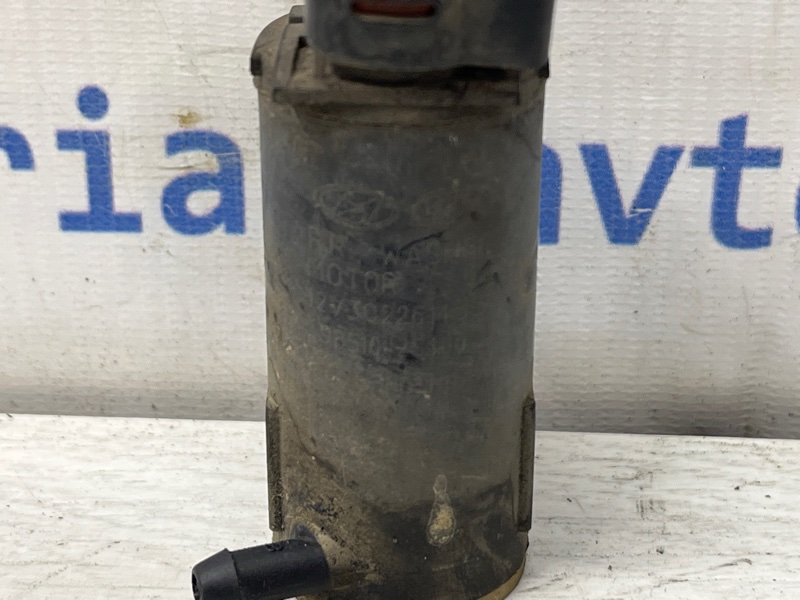 Насос омывателя стекла IX35 2009-2015 LM 1.7 diesel D4FD Насос омывателя стекла IX35 2009-2015 LM 1.7 diesel D4FD