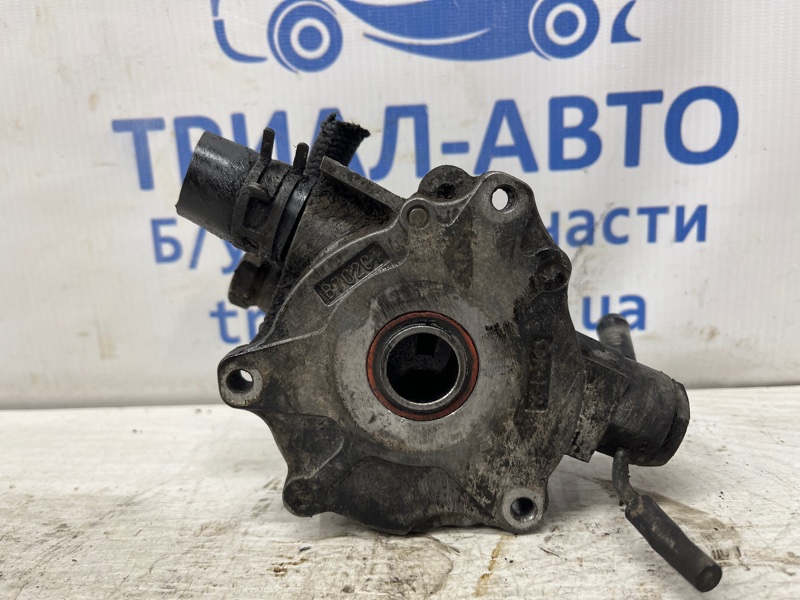 Вакуумная помпа генератора Mitsubishi Pajero Sport K9 2.5 Diesel 4D56 Вакуумная помпа генератора Mitsubishi Pajero Sport K9 2.5 Diesel 4D56