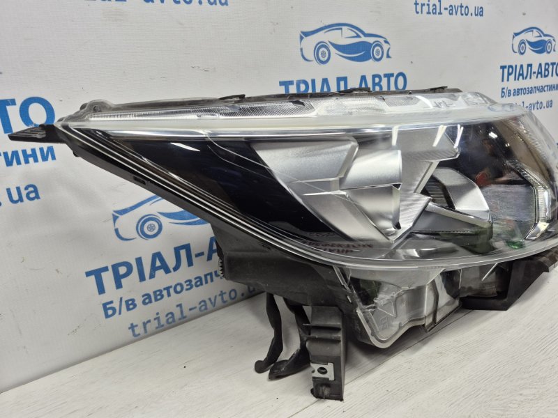 Фара правая Qashqai 2013-2022 J11 1.6 diesel R9M Фара правая Qashqai 2013-2022 J11 1.6 diesel R9M