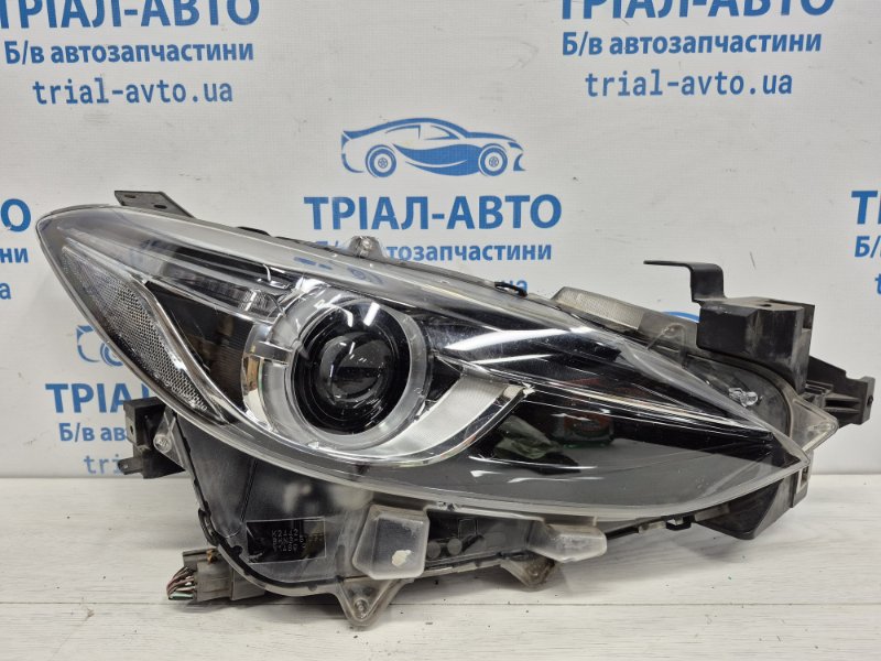 Запчасть фара правая ксенон Mazda 3 2013-2019 BM 2.2 diesel BHT551030 Б/У Фара правая Ксенон Mazda 3 2013-2019 BM 2.2 diesel BHT551030 Б/У