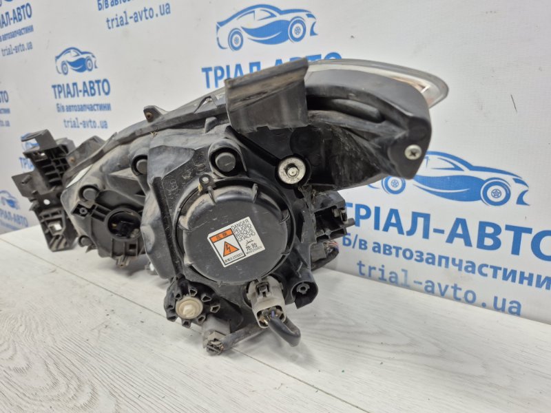 Фара правая Ксенон 3 2013-2019 BM 2.2 diesel Фара правая Ксенон 3 2013-2019 BM 2.2 diesel