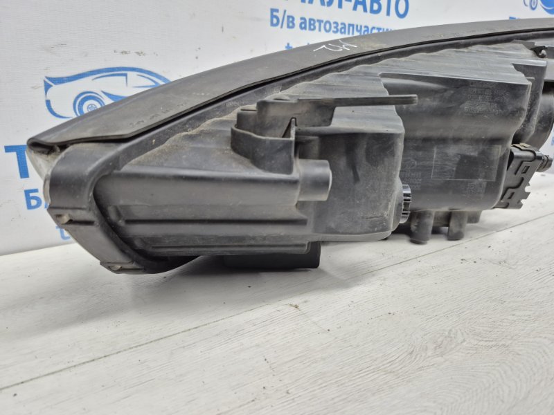Фара правая IX35 2009-2015 LM 1.7 diesel D4FD Фара правая IX35 2009-2015 LM 1.7 diesel D4FD