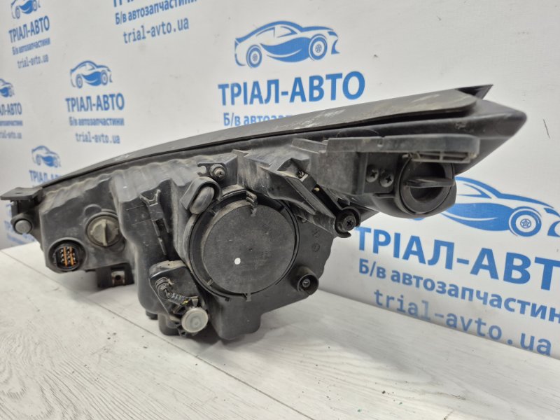 Фара правая IX35 2009-2015 LM 1.7 diesel D4FD Фара правая IX35 2009-2015 LM 1.7 diesel D4FD