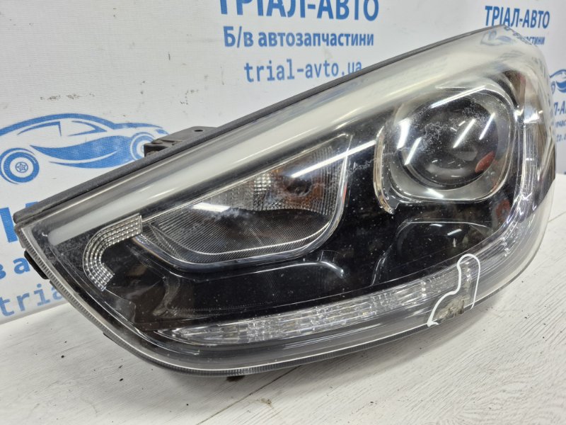 Фара левая Hyundai IX35 LM 1.7 diesel D4FD Фара левая Hyundai IX35 LM 1.7 diesel D4FD