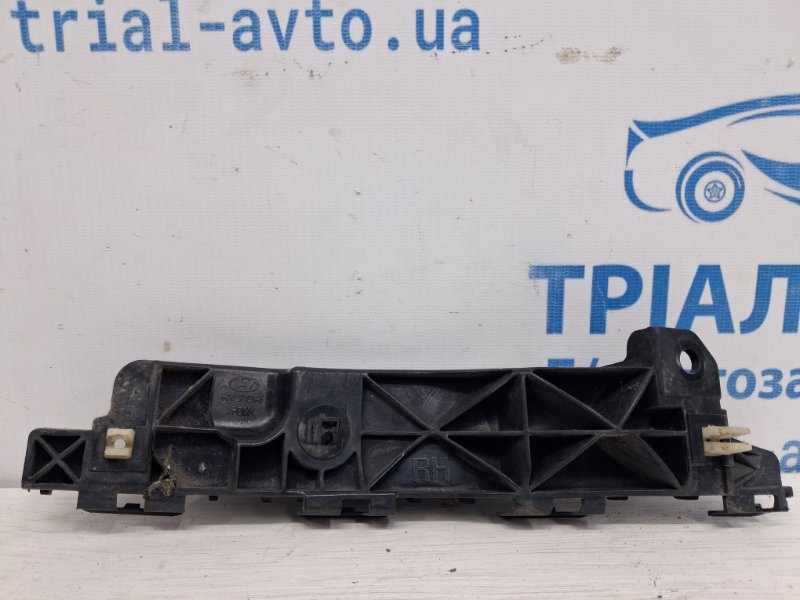 Запчасть кронштейн бампера передний правый Hyundai IX35 2009-2015 LM 1.7 diesel D4FD 865142Y000 Б/У Кронштейн бампера передний правый Hyundai IX35 2009-2015 LM 1.7 diesel D4FD 865142Y000 Б/У