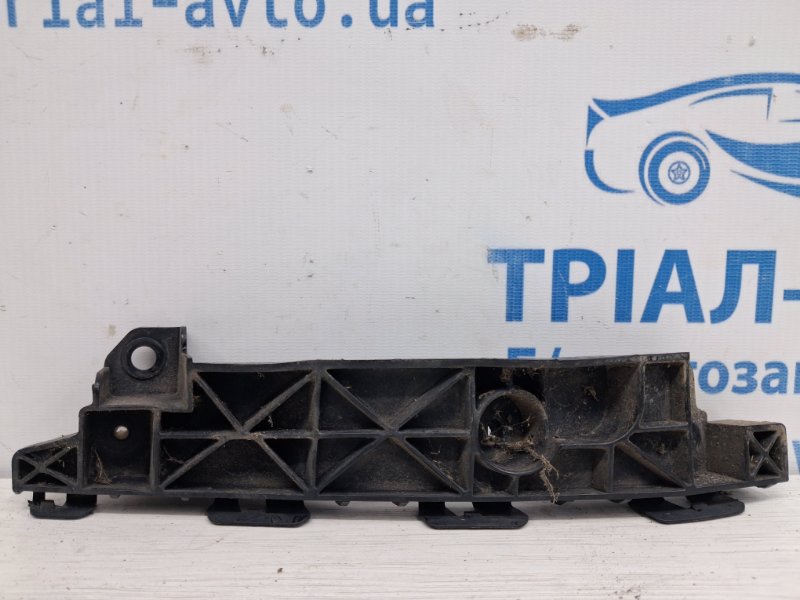 Кронштейн бампера передний правый Hyundai IX35 LM 1.7 diesel D4FD Кронштейн бампера передний правый Hyundai IX35 LM 1.7 diesel D4FD