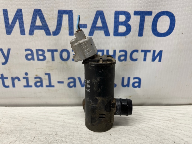 Насос омывателя стекла Mazda 3 BM 2.2 diesel Насос омывателя стекла Mazda 3 BM 2.2 diesel