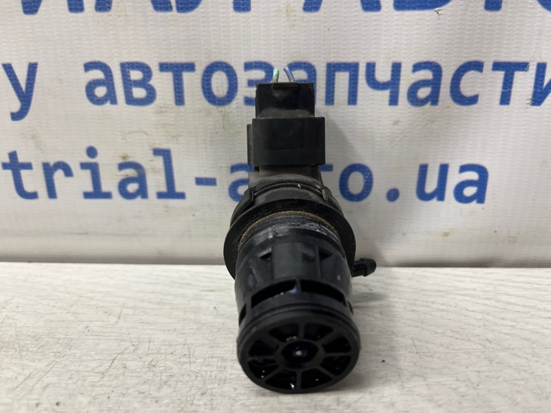 Насос омывателя фар 3 2013-2019 BM 2.2 diesel Насос омывателя фар 3 2013-2019 BM 2.2 diesel