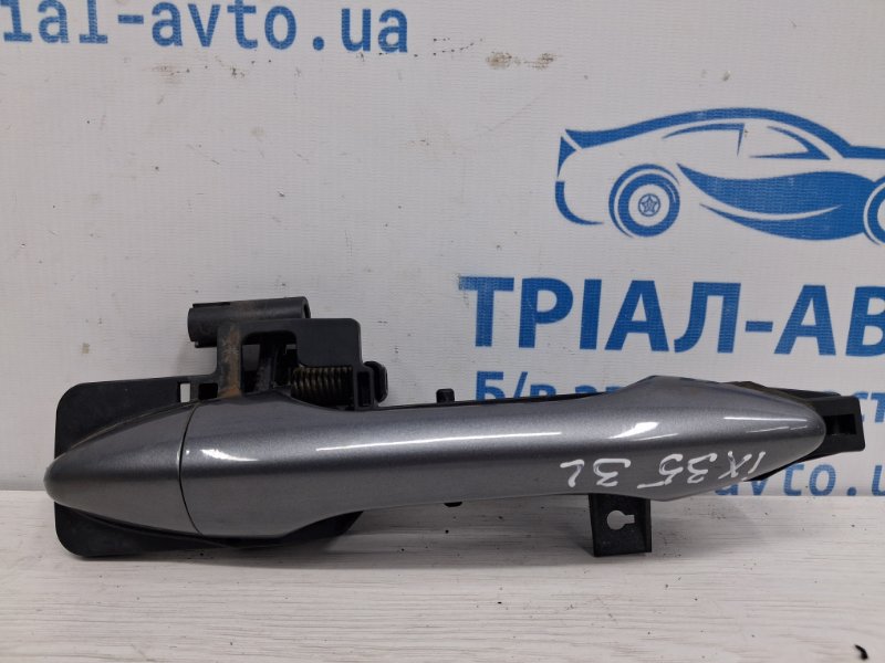 Запчасть ручка двери внешняя задняя левая Hyundai IX35 2009-2015 LM 1.7 diesel D4FD 826512Y010 Б/У Ручка двери внешняя задняя левая Hyundai IX35 2009-2015 LM 1.7 diesel D4FD 826512Y010 Б/У