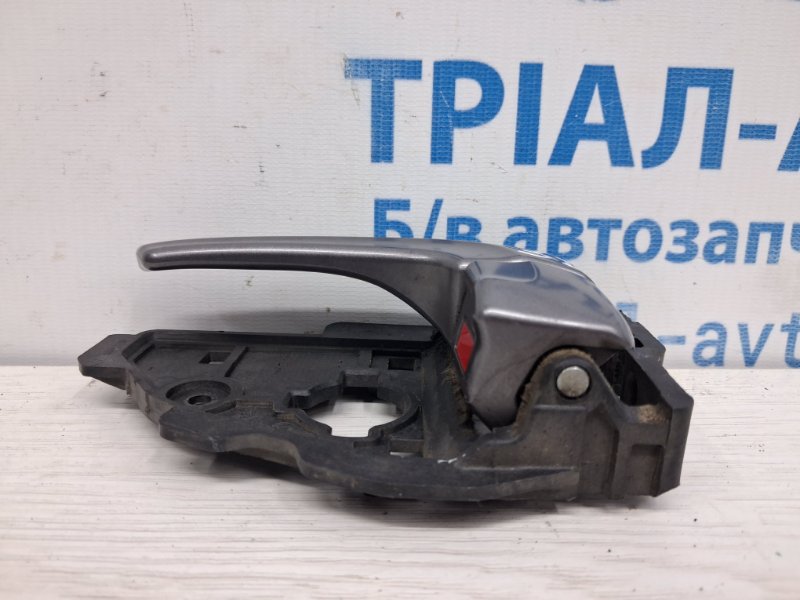 Ручка двери внутренняя левая IX35 2009-2015 LM 1.7 diesel D4FD