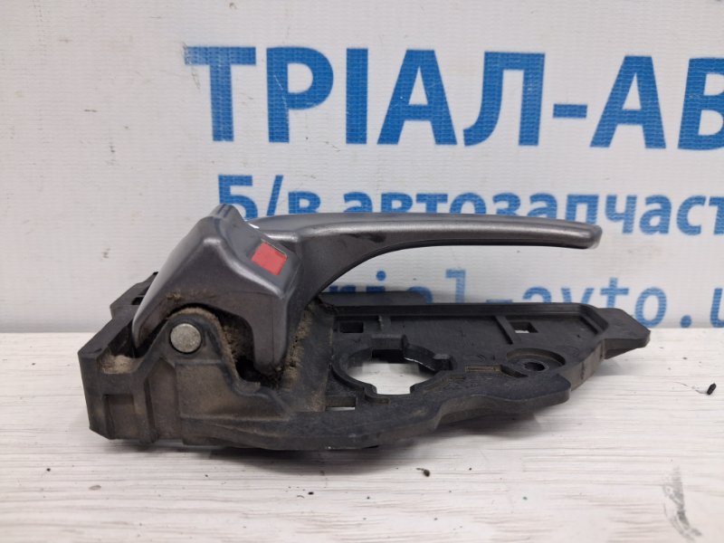 Ручка двери внутренняя правая IX35 2009-2015 LM 1.7 diesel D4FD