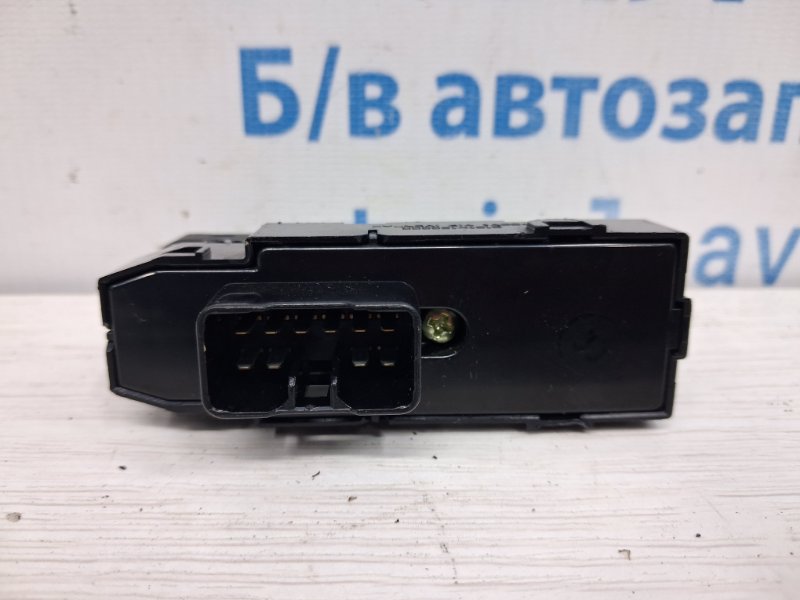 Кнопка стеклоподъемника Hyundai IX35 LM 1.7 diesel D4FD
