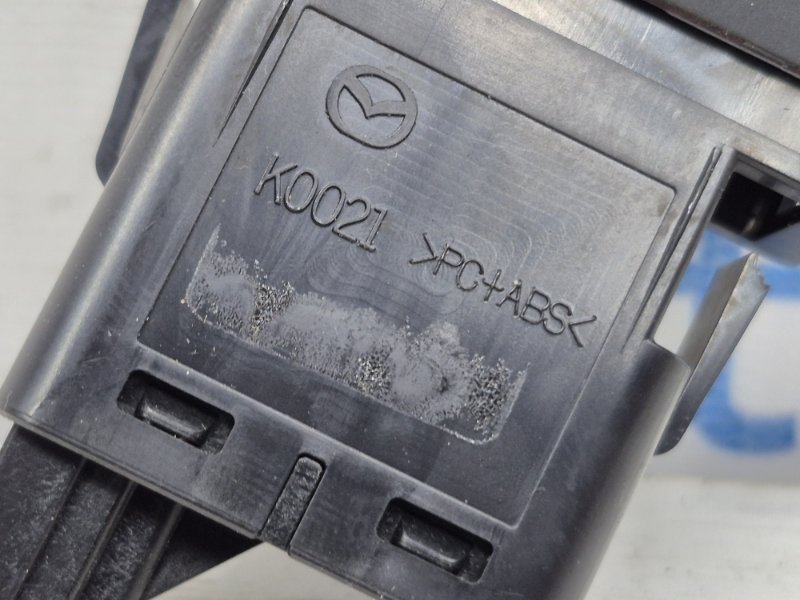 Кнопка аварийки 3 2013-2019 BM 2.2 diesel Кнопка аварийки 3 2013-2019 BM 2.2 diesel