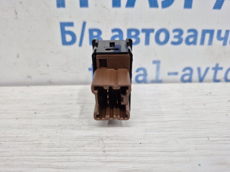 Кнопка подогрева Nissan Qashqai J11 1.6 diesel R9M Кнопка подогрева Nissan Qashqai J11 1.6 diesel R9M