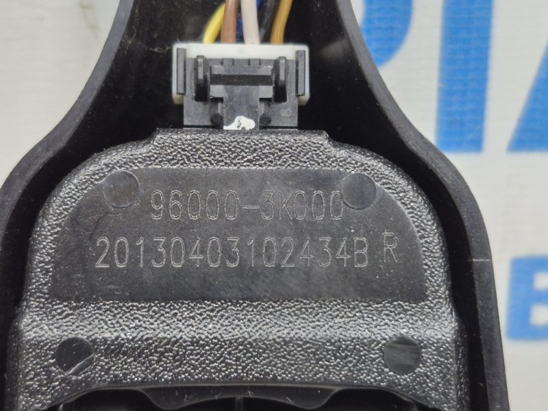 Датчик дождя Hyundai IX35 LM 1.7 diesel D4FD Датчик дождя Hyundai IX35 LM 1.7 diesel D4FD