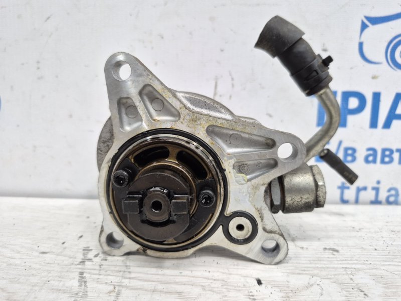 Запчасть насос вакуумный Mazda 3 2013-2019 BM 2.2 diesel SH0118G00A Б/У Насос вакуумный Mazda 3 2013-2019 BM 2.2 diesel SH0118G00A Б/У