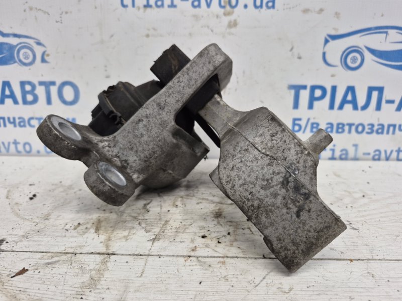 Подушка ДВС правая Qashqai 2013-2022 J11 1.6 diesel R9M Подушка ДВС правая Qashqai 2013-2022 J11 1.6 diesel R9M