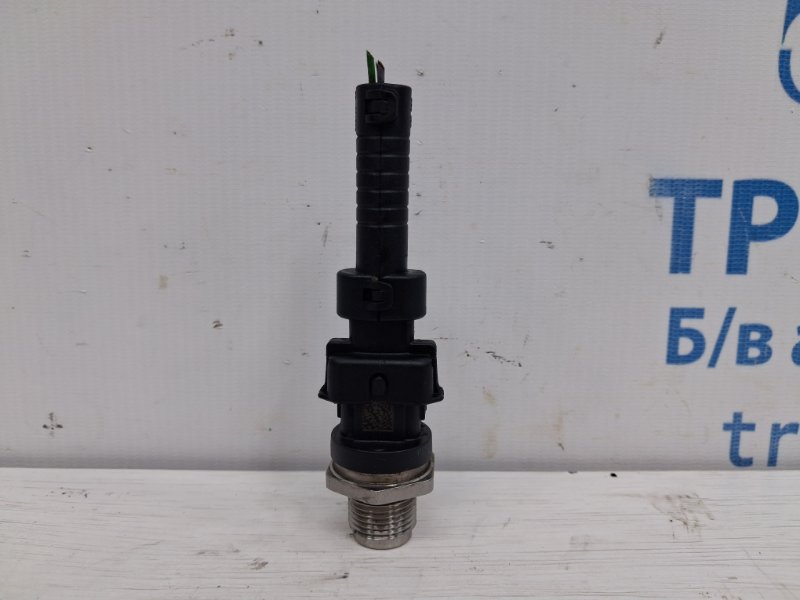 Запчасть датчик давления топлива в рейке Nissan Qashqai 2013-2022 J11 1.6 diesel R9M 0281006192 Б/У Датчик давления топлива в рейке Nissan Qashqai 2013-2022 J11 1.6 diesel R9M 0281006192 Б/У