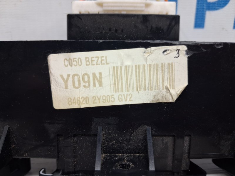 Кнопка подогрева IX35 2009-2015 LM 1.7 diesel D4FD Кнопка подогрева IX35 2009-2015 LM 1.7 diesel D4FD