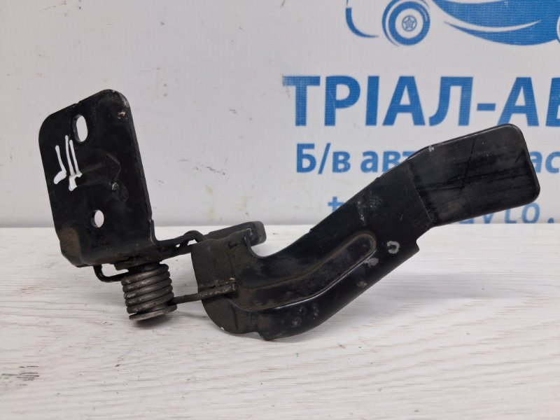 Крюк капота Nissan Qashqai J11 1.6 diesel R9M Крюк капота Nissan Qashqai J11 1.6 diesel R9M
