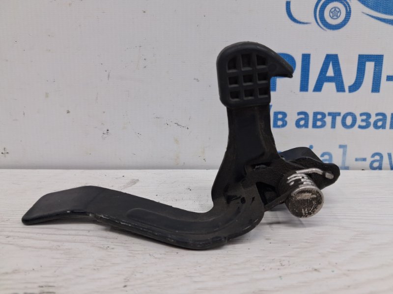 Крюк капота Qashqai 2013-2022 J11 1.6 diesel R9M Крюк капота Qashqai 2013-2022 J11 1.6 diesel R9M