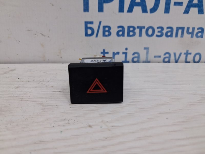 Запчасть кнопка аварийки Hyundai IX35 2009-2015 LM 1.7 diesel D4FD 937902S000 Б/У Кнопка аварийки Hyundai IX35 2009-2015 LM 1.7 diesel D4FD 937902S000 Б/У