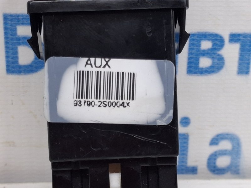 Кнопка аварийки IX35 2009-2015 LM 1.7 diesel D4FD Кнопка аварийки IX35 2009-2015 LM 1.7 diesel D4FD