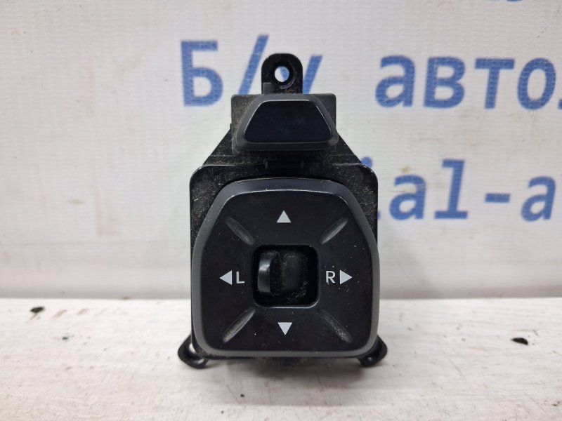 Запчасть корректор зеркал Hyundai IX35 2009-2015 LM 1.7 diesel D4FD 935732S5009P Б/У Корректор зеркал Hyundai IX35 2009-2015 LM 1.7 diesel D4FD 935732S5009P Б/У