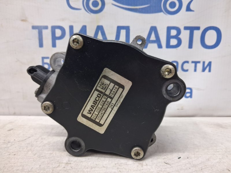 Насос вакуумный Jeep Cherokee KL 2.4 бензин ED6 Насос вакуумный Jeep Cherokee KL 2.4 бензин ED6